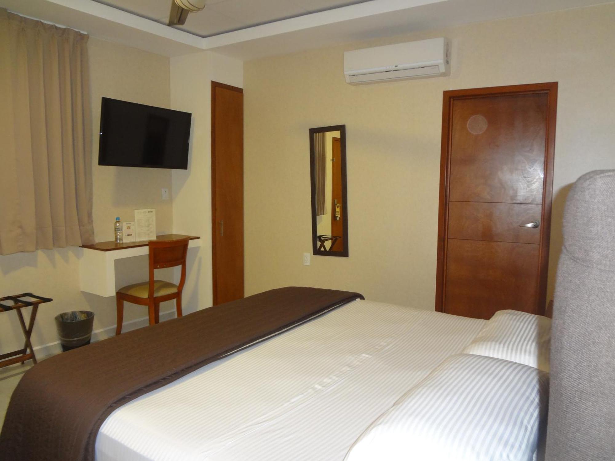 Hotel Civic Express Poza Rica Room photo