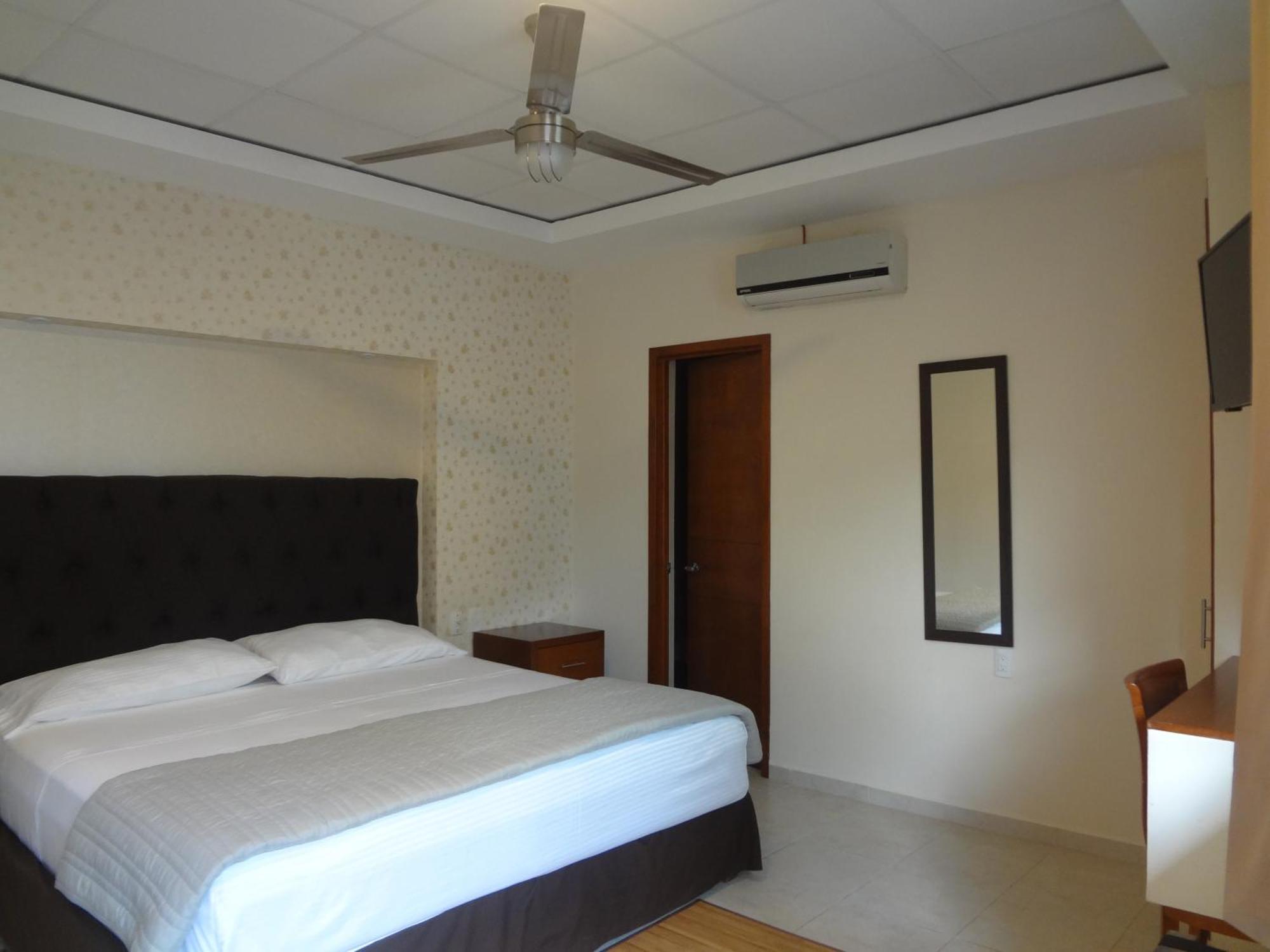 Hotel Civic Express Poza Rica Room photo